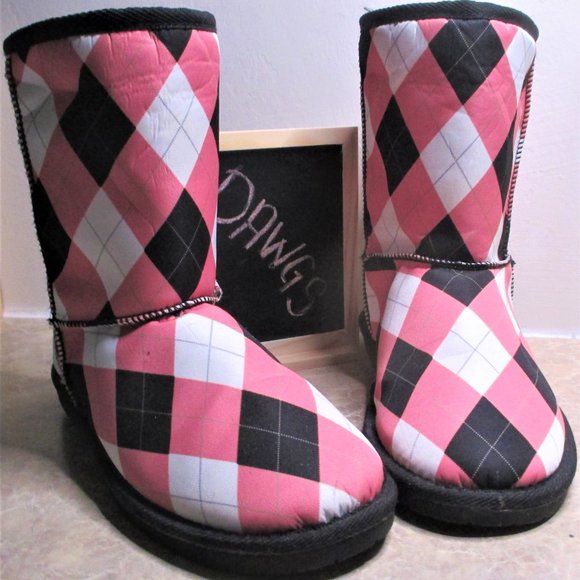 SOLD!!! Was PRICED TO SELL DAWGS Black/Pink/White Plaid/Checkered WINTER BOOTS - Picture 1 of 7